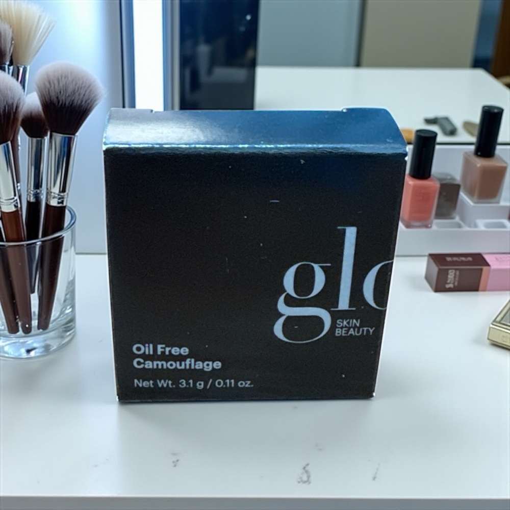 Concealer Beige Oil Free Camouflage NIB Glo Skin Beauty